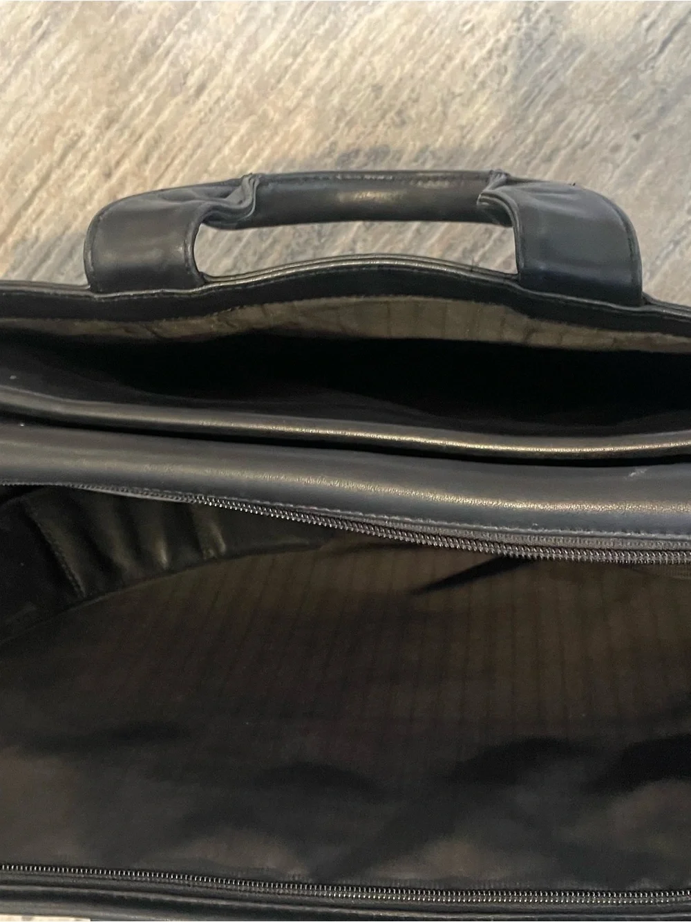 Tumi Alpha Slim Briefcase Black Leather Laptop Messenger Bag 96111D0P- EUC